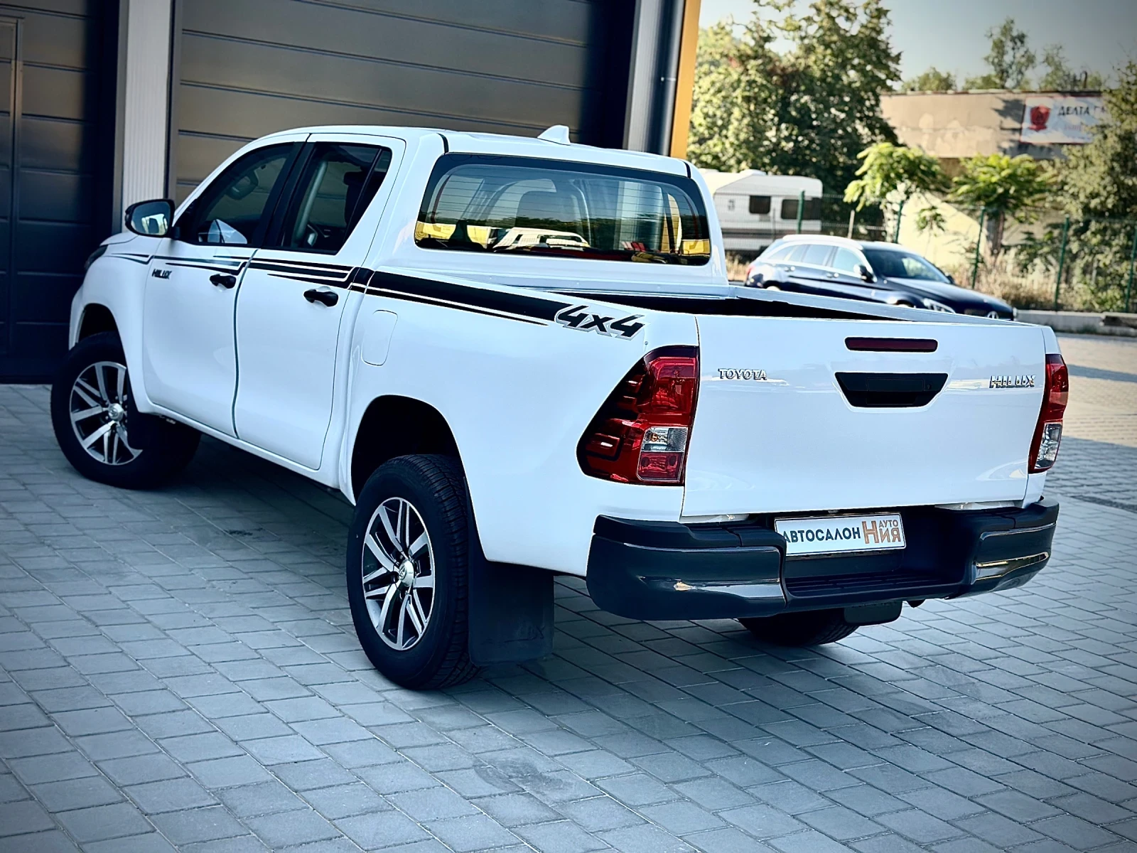 Toyota Hilux 2.4 4x4 ГАРАНЦИЯ - изображение 4