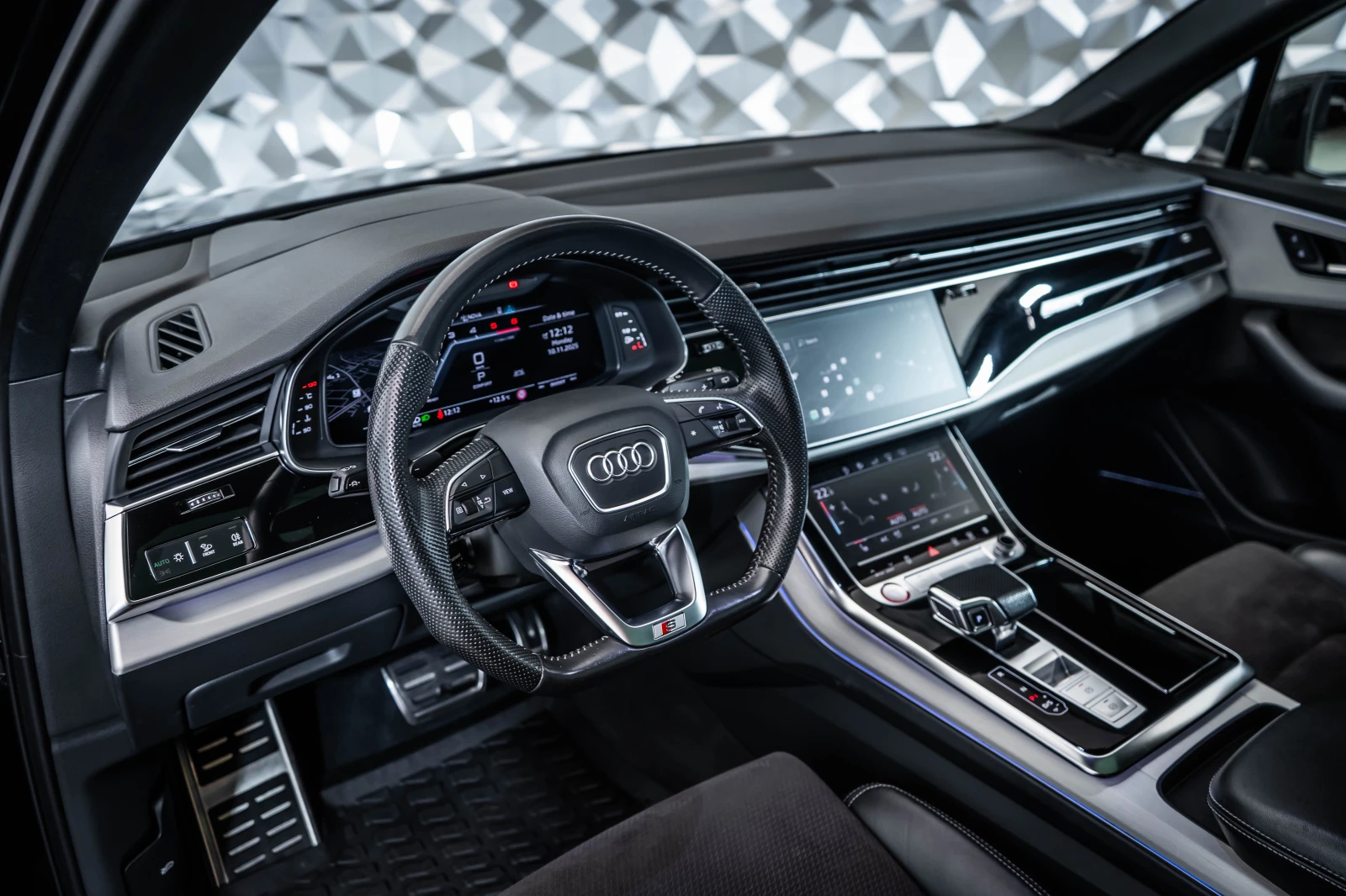 Audi SQ7 4.0 quattro TDI* Headup* Bose* Pano* Laser* SoftCl - изображение 8