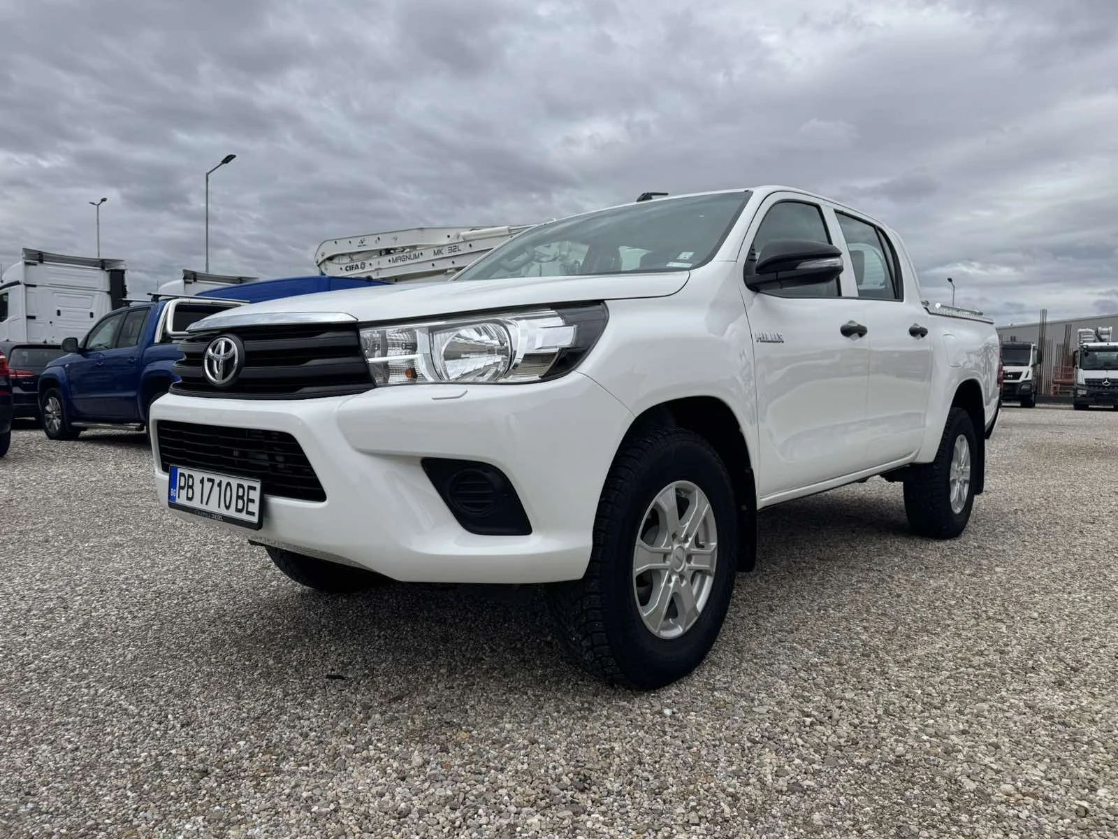 Toyota Hilux 2.4D 4X4 - изображение 3