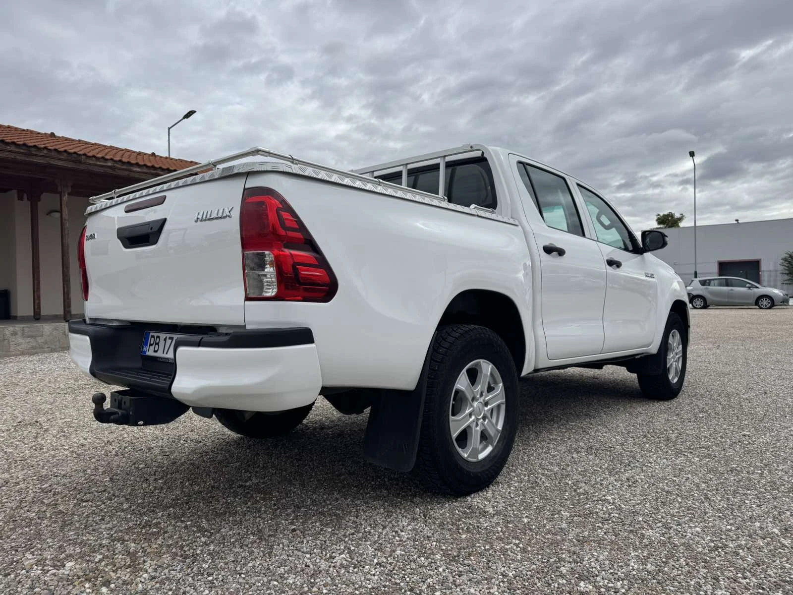 Toyota Hilux 2.4D 4X4 - изображение 7