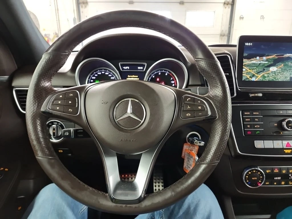 Mercedes-Benz GLE 400 AMG Line * CARFAX * ОПЦИЯ ЗА ФИНАНСИРАНЕ *  - изображение 9