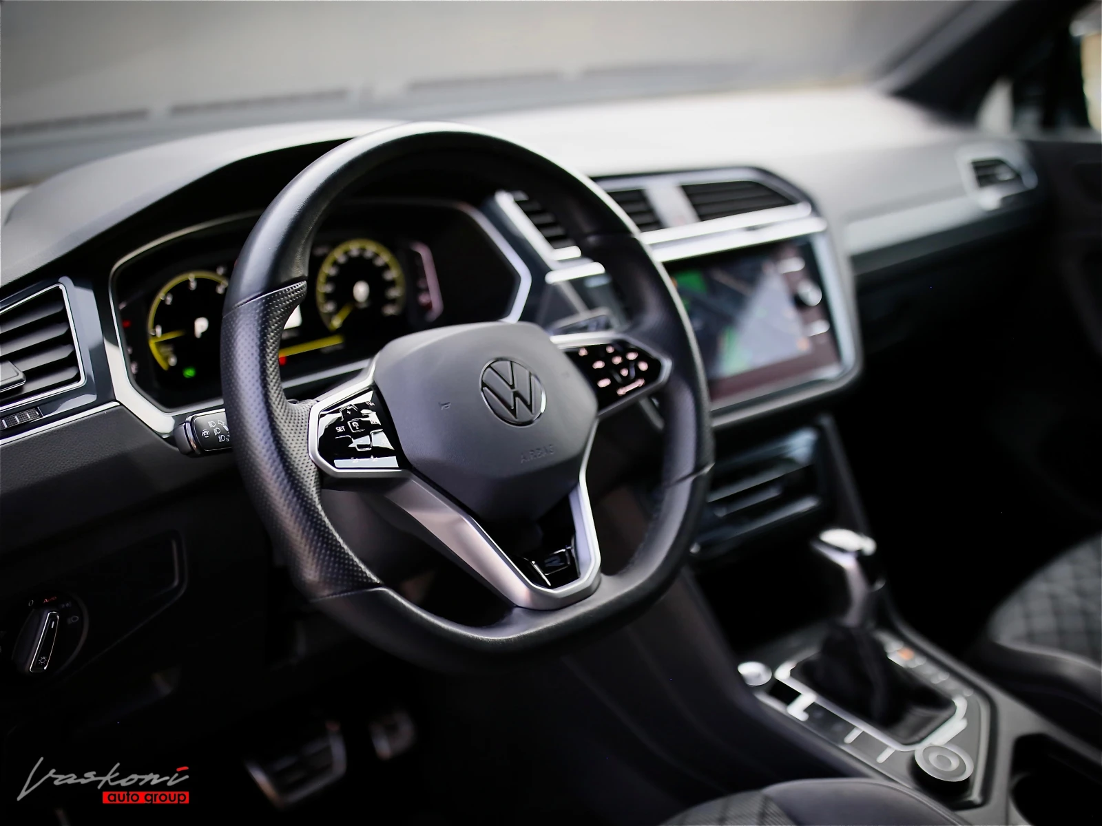 VW Tiguan R Line 2.0 TDI 4MOTION - изображение 6