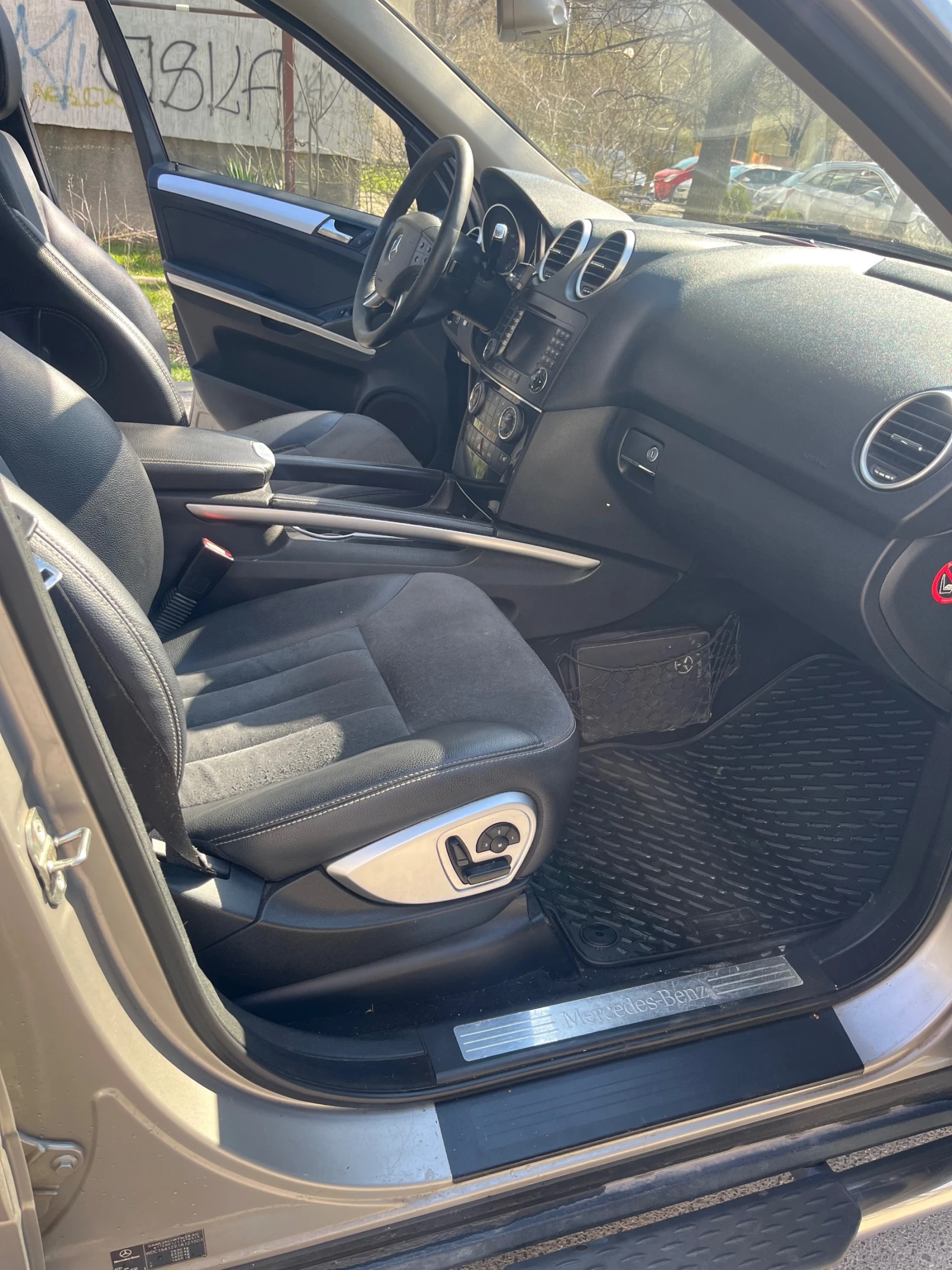 Mercedes-Benz ML 320, снимка 13 - Автомобили и джипове - 53890090