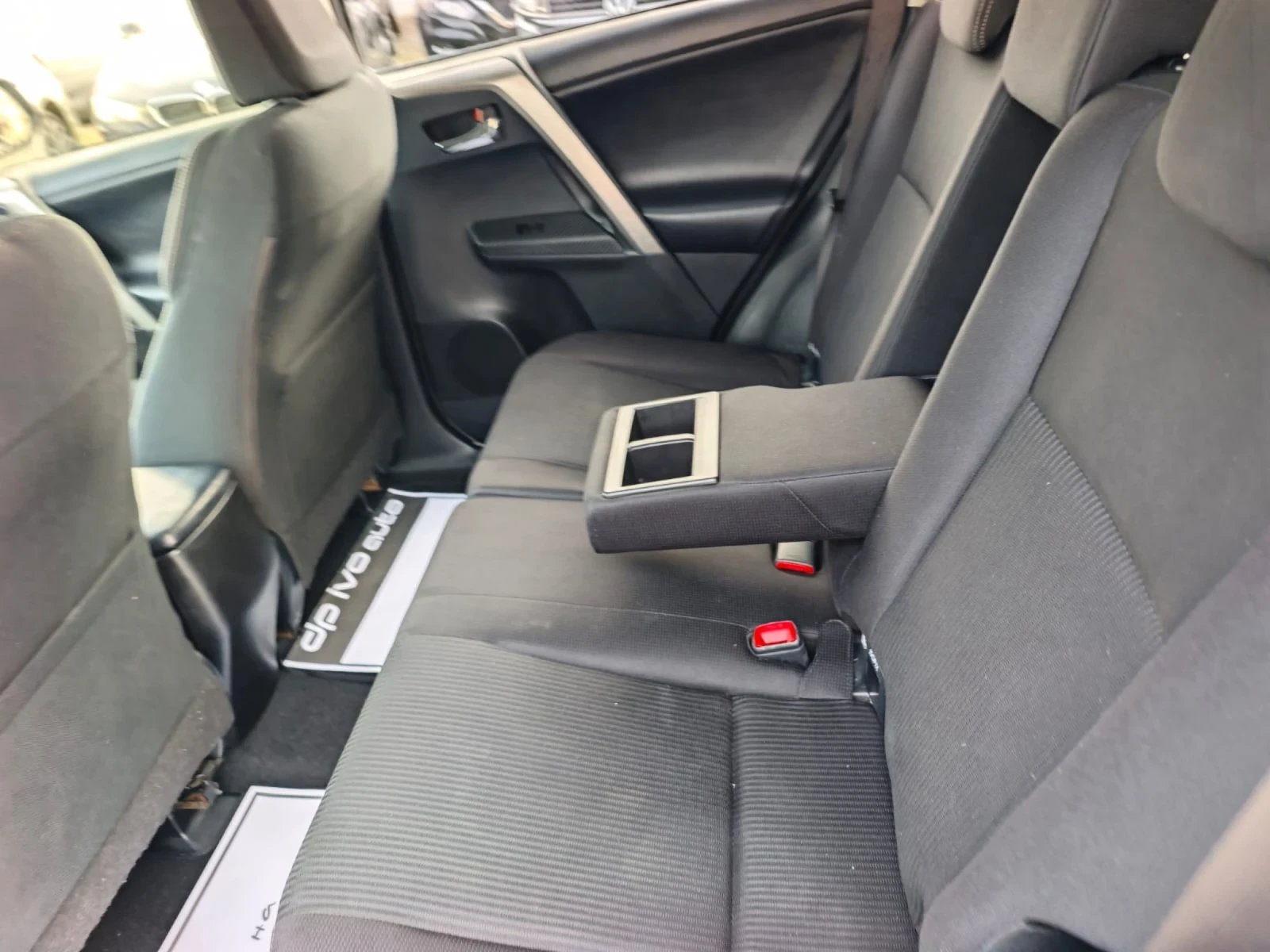 Toyota Rav4 4х4* 2.0 D4D* ОТЛИЧЕН* ТОП ЦЕНА* , снимка 9 - Автомобили и джипове - 53892569