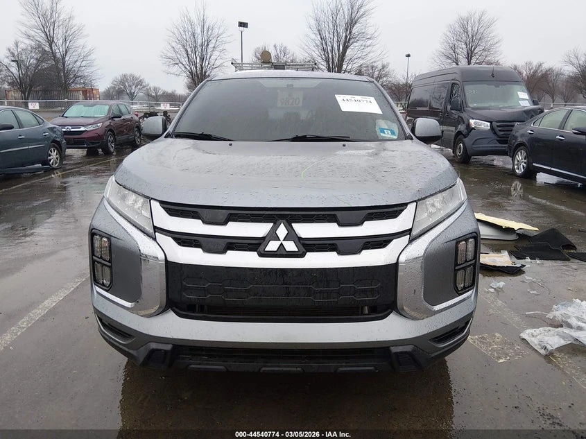 Mitsubishi Outlander 2.0l Sport 2.0 Es, снимка 11 - Автомобили и джипове - 54129261