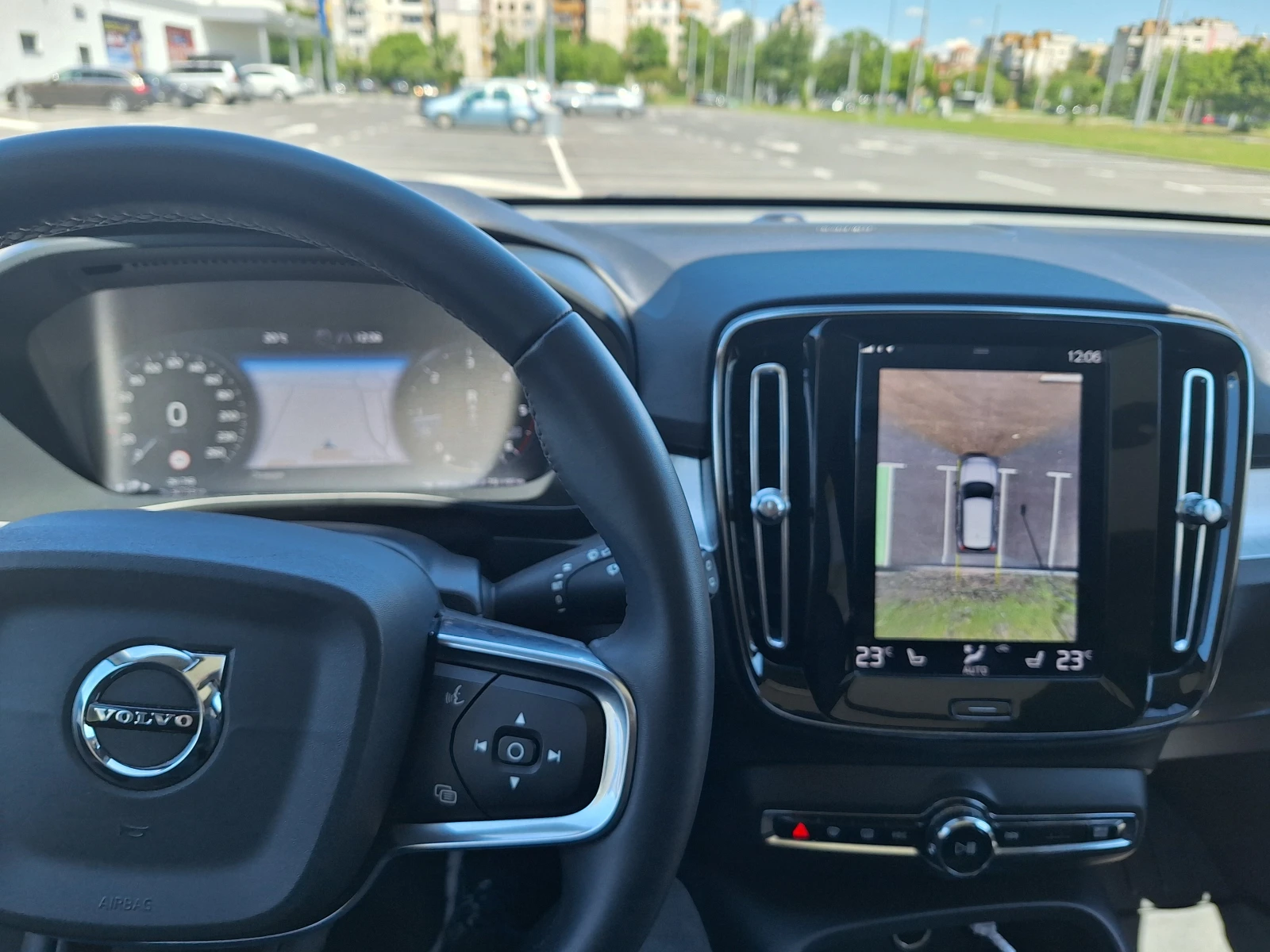 Volvo XC40 D4, снимка 11 - Автомобили и джипове - 54178814