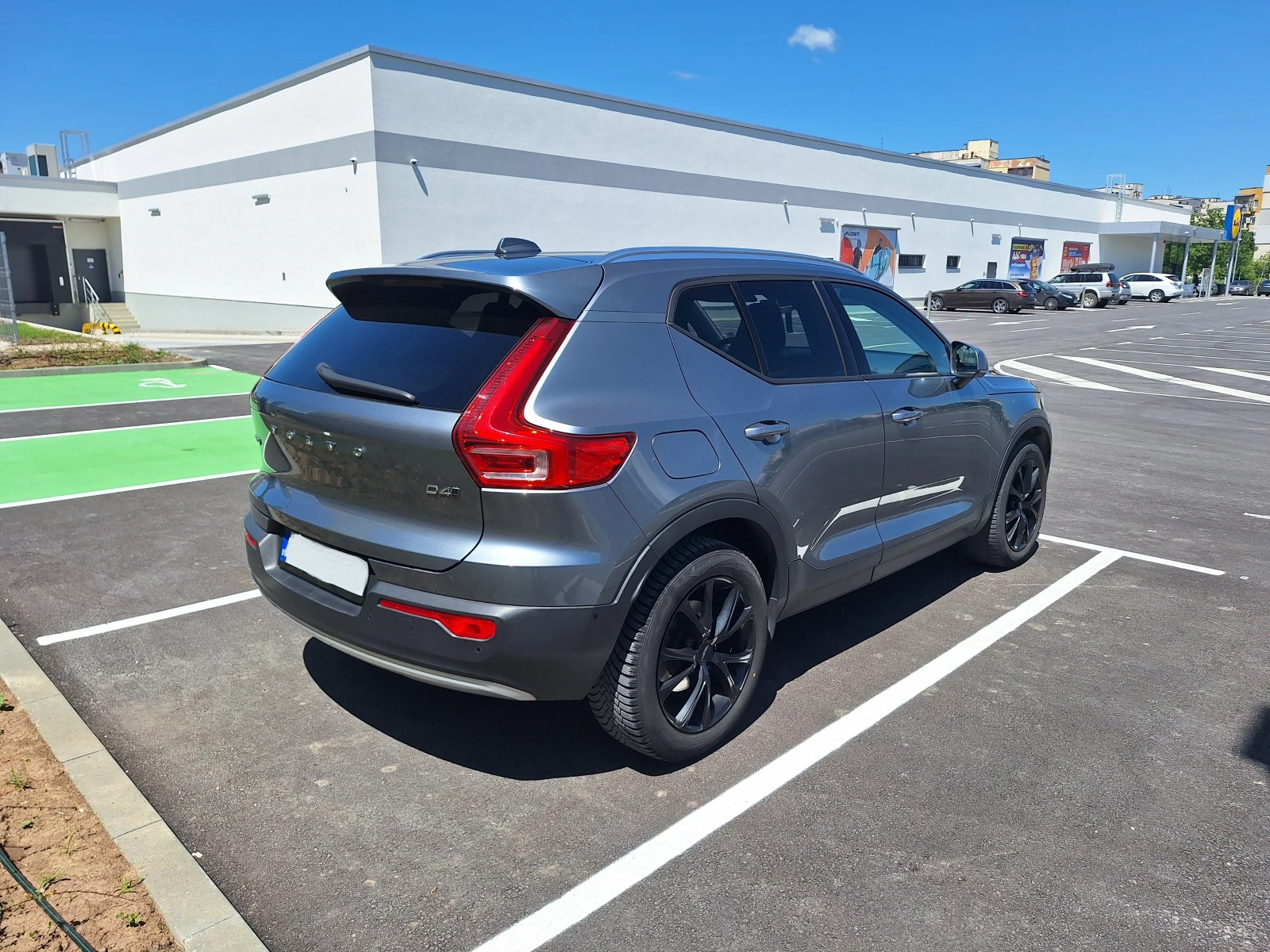 Volvo XC40 D4, снимка 3 - Автомобили и джипове - 54178814