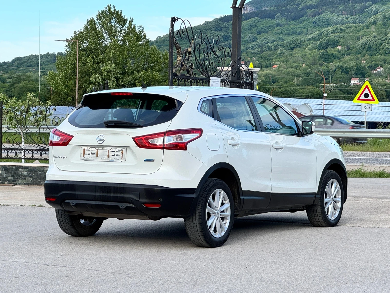 Nissan Qashqai 1.5DCI ИТАЛИЯ, снимка 4 - Автомобили и джипове - 54544531