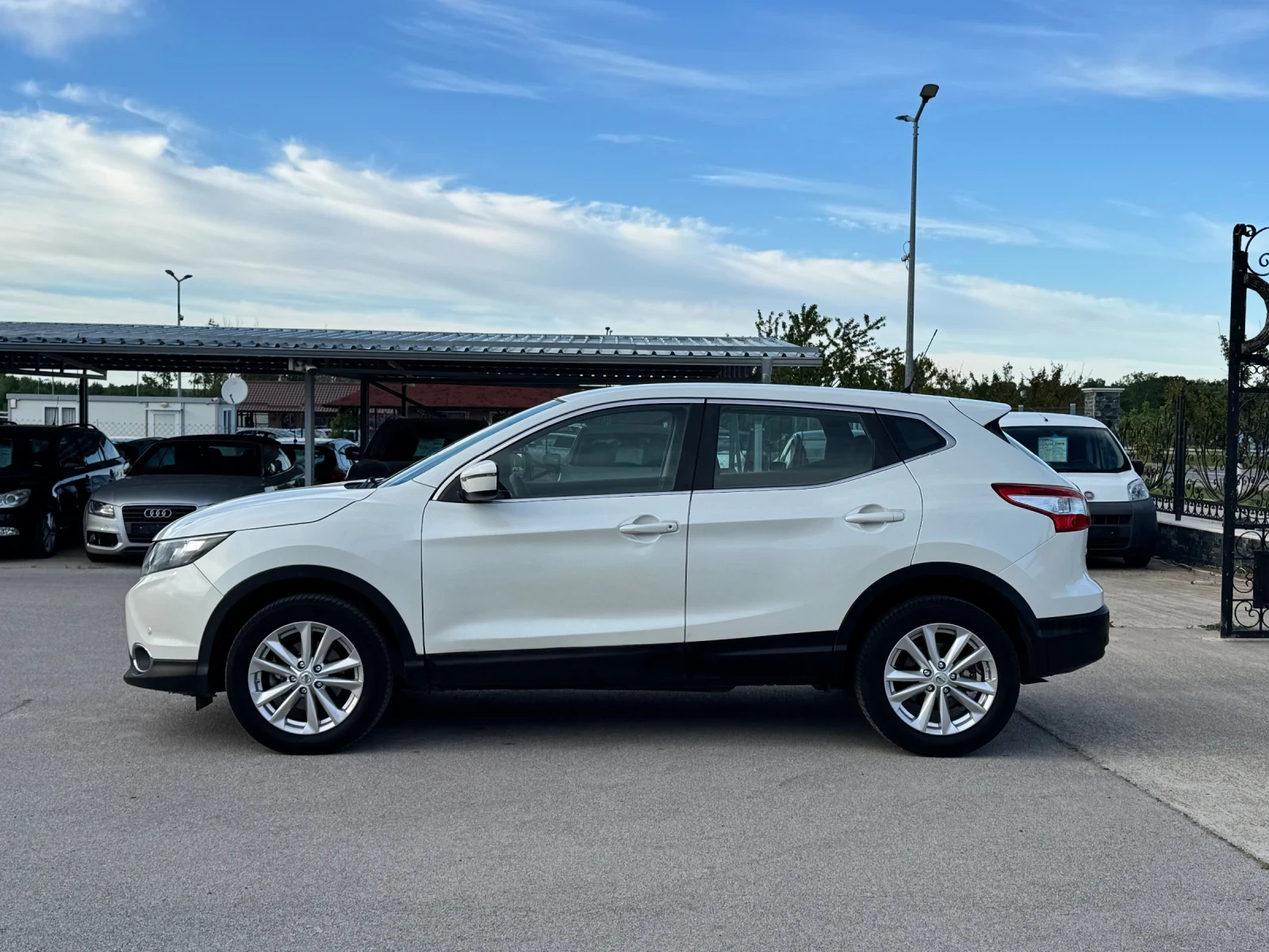 Nissan Qashqai 1.5DCI ИТАЛИЯ, снимка 2 - Автомобили и джипове - 54544531