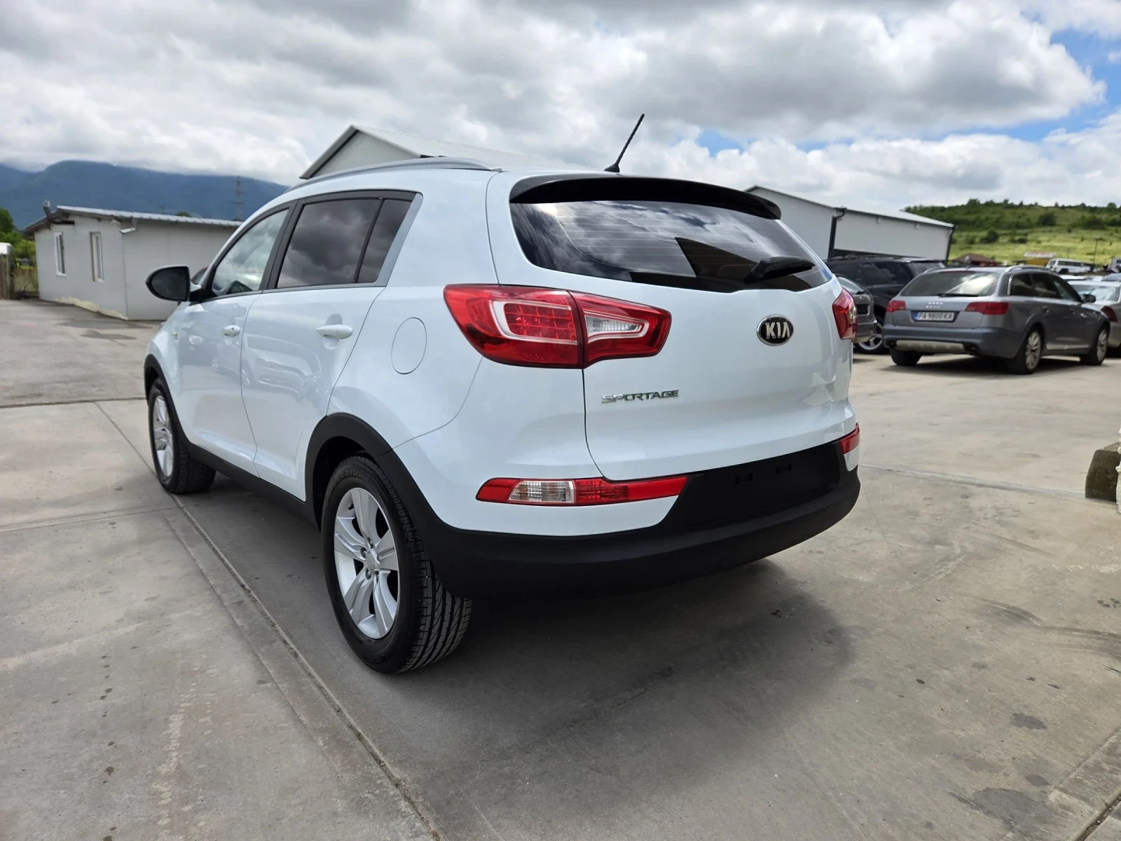 Kia Sportage 1.6i БЕНЗИН/ ГАЗ, снимка 14 - Автомобили и джипове - 54882281