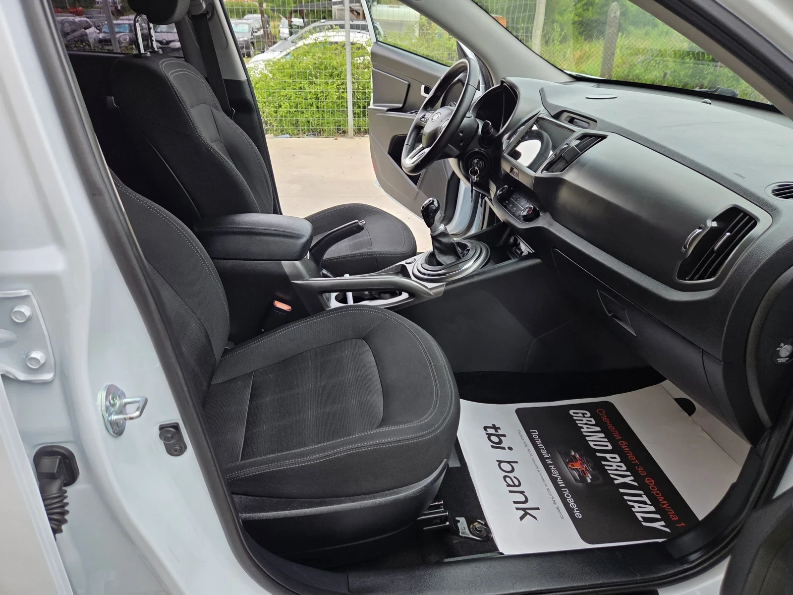 Kia Sportage 1.6i БЕНЗИН/ ГАЗ, снимка 6 - Автомобили и джипове - 54882281