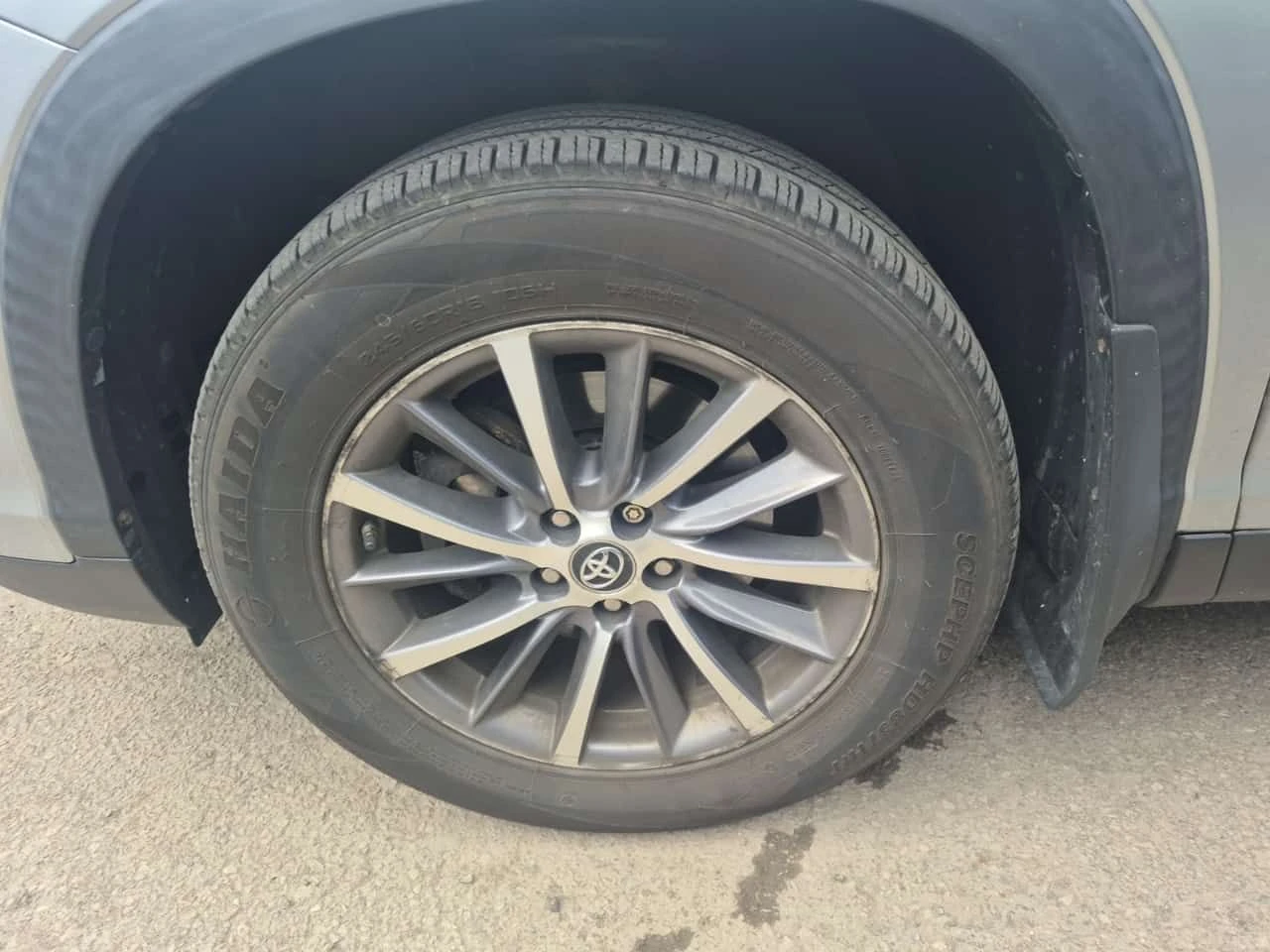 Toyota Highlander XLE /КОЖА/3 КЛЮЧА/ШИБЕДАХ/CARFAX/ФИНАНСИРАНЕ, снимка 17 - Автомобили и джипове - 54957661