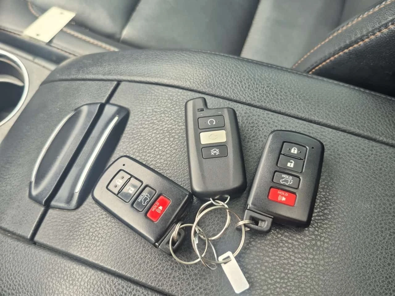 Toyota Highlander XLE /КОЖА/3 КЛЮЧА/ШИБЕДАХ/CARFAX/ФИНАНСИРАНЕ, снимка 7 - Автомобили и джипове - 54957661