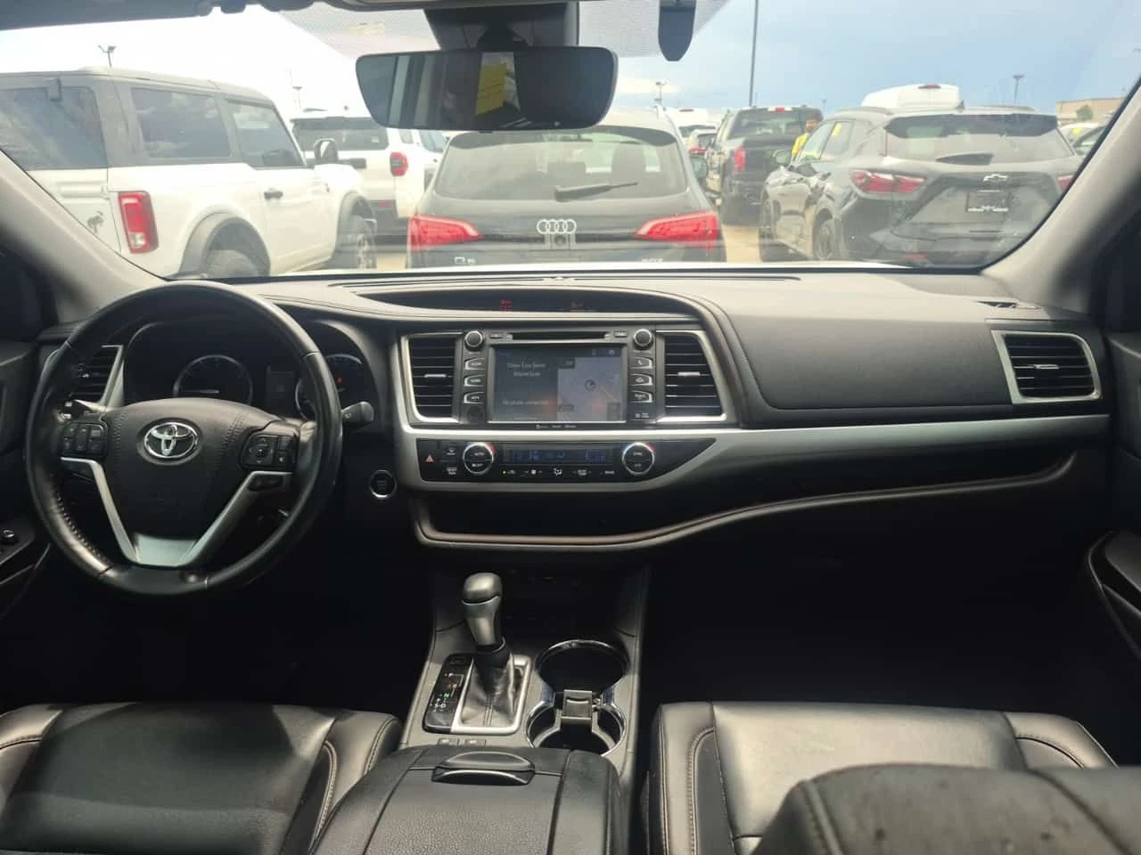 Toyota Highlander XLE /КОЖА/3 КЛЮЧА/ШИБЕДАХ/CARFAX/ФИНАНСИРАНЕ, снимка 9 - Автомобили и джипове - 54957661