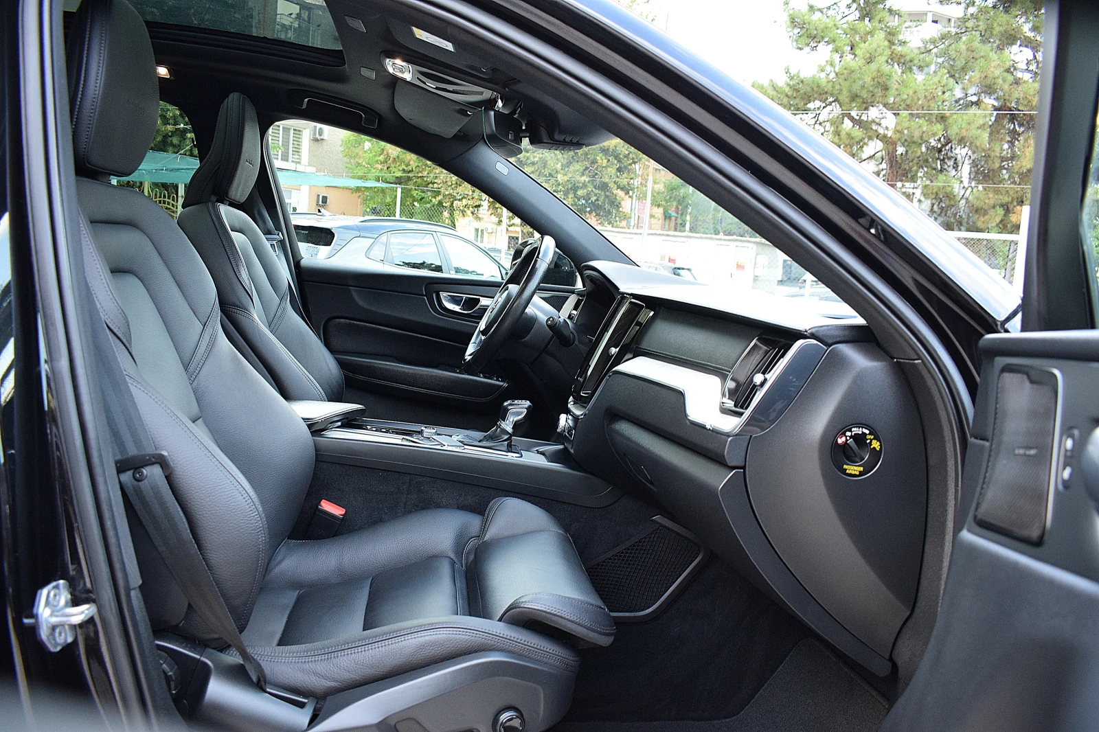 Volvo XC60 2.0ШВЕЙЦАРИЯ/LUX, снимка 15 - Автомобили и джипове - 55808376