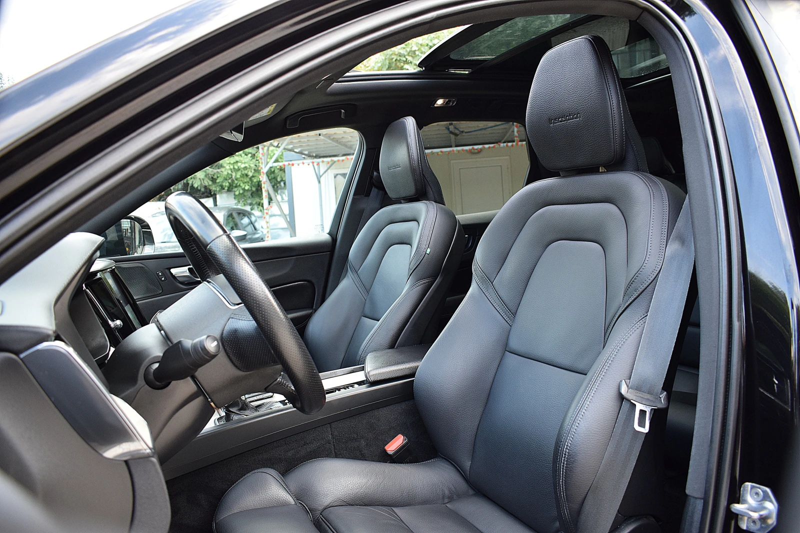 Volvo XC60 2.0ШВЕЙЦАРИЯ/LUX, снимка 5 - Автомобили и джипове - 55808376