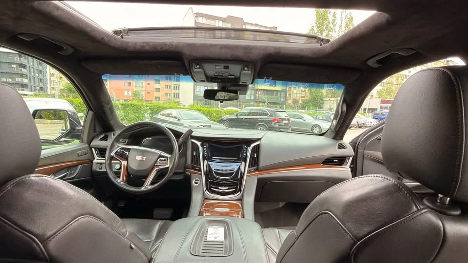 Cadillac Escalade 2020 ESV, снимка 4 - Автомобили и джипове - 55875481