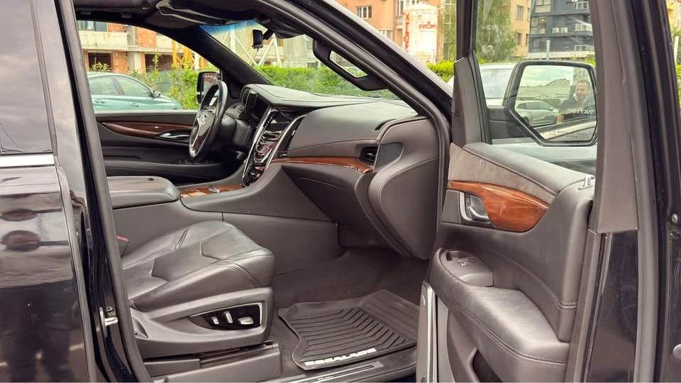 Cadillac Escalade 2020 ESV, снимка 5 - Автомобили и джипове - 55875481