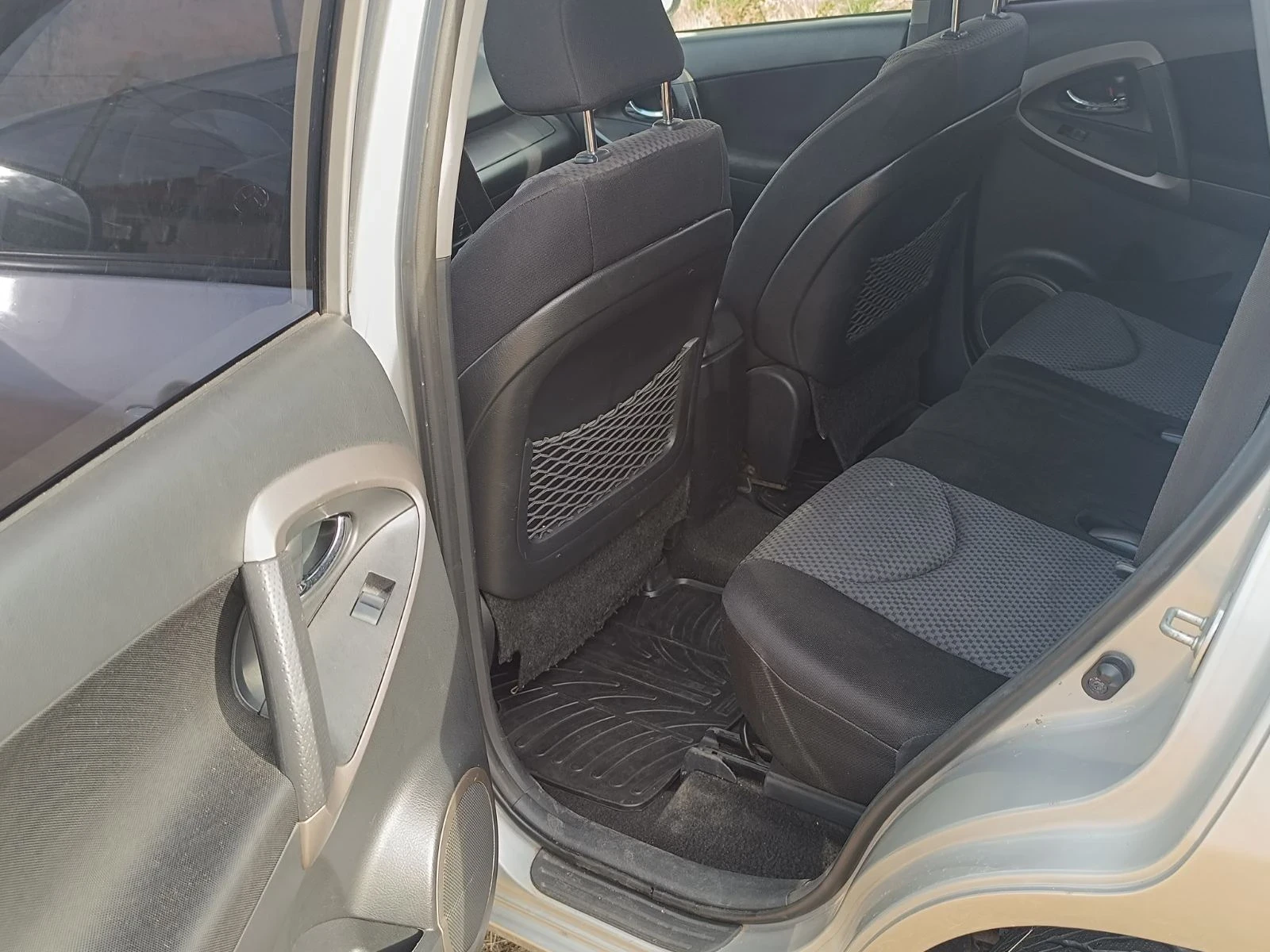 Toyota Rav4 Цяла за части, снимка 4 - Автомобили и джипове - 56317452