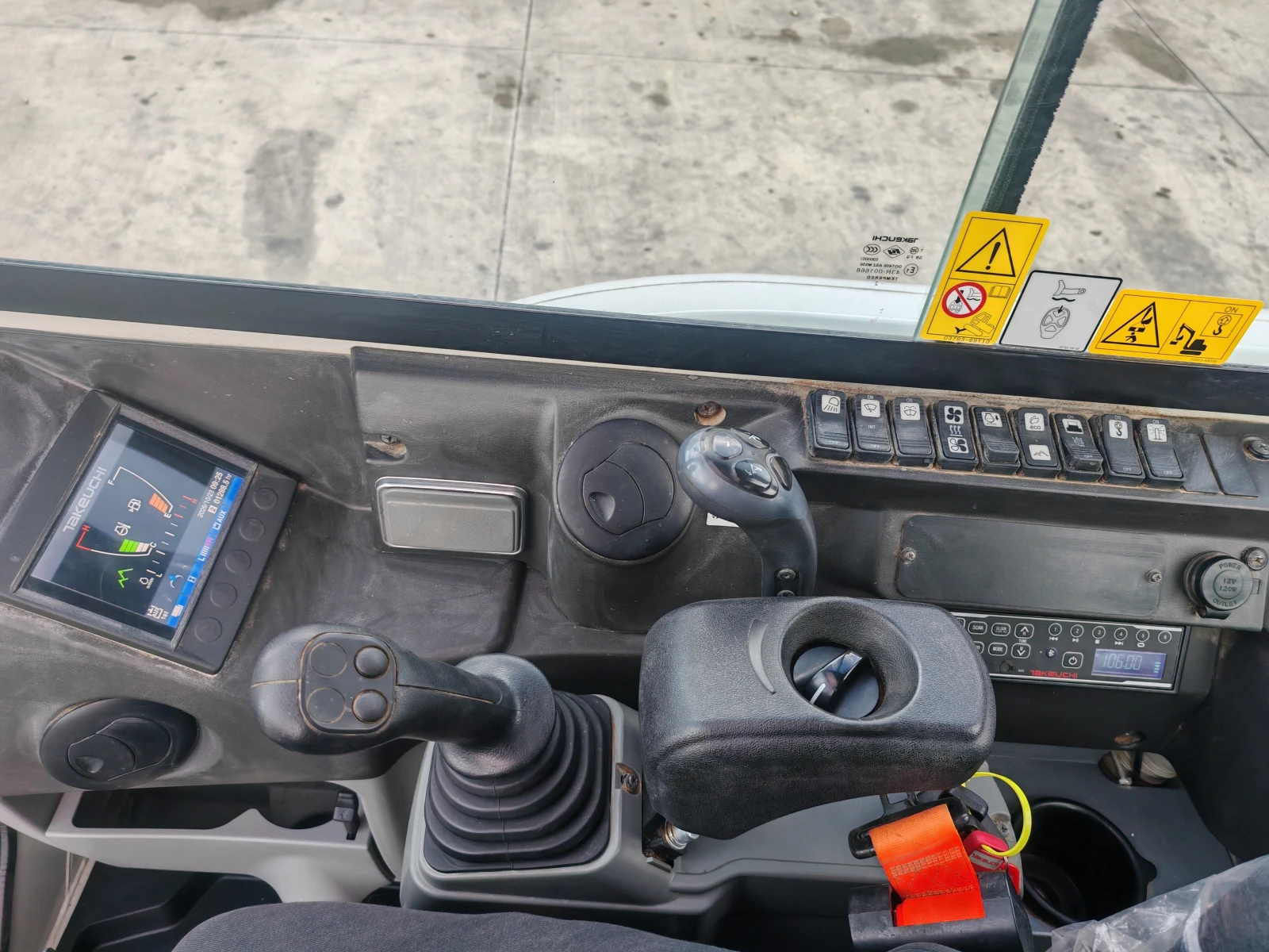 ����� Takeuchi TB230  ������ � ������������ ������ 20 % | Mobile.bg � ����������� 12