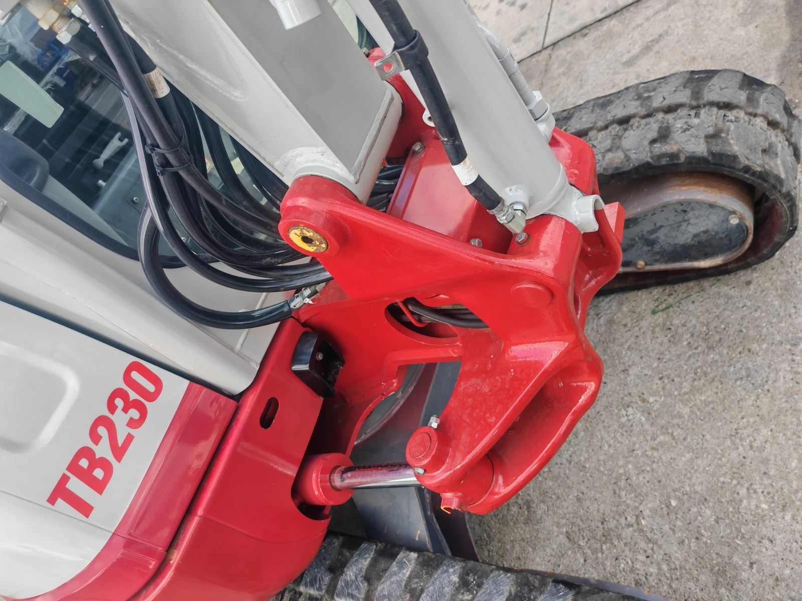 ����� Takeuchi TB230  ������ � ������������ ������ 20 % | Mobile.bg � ����������� 5