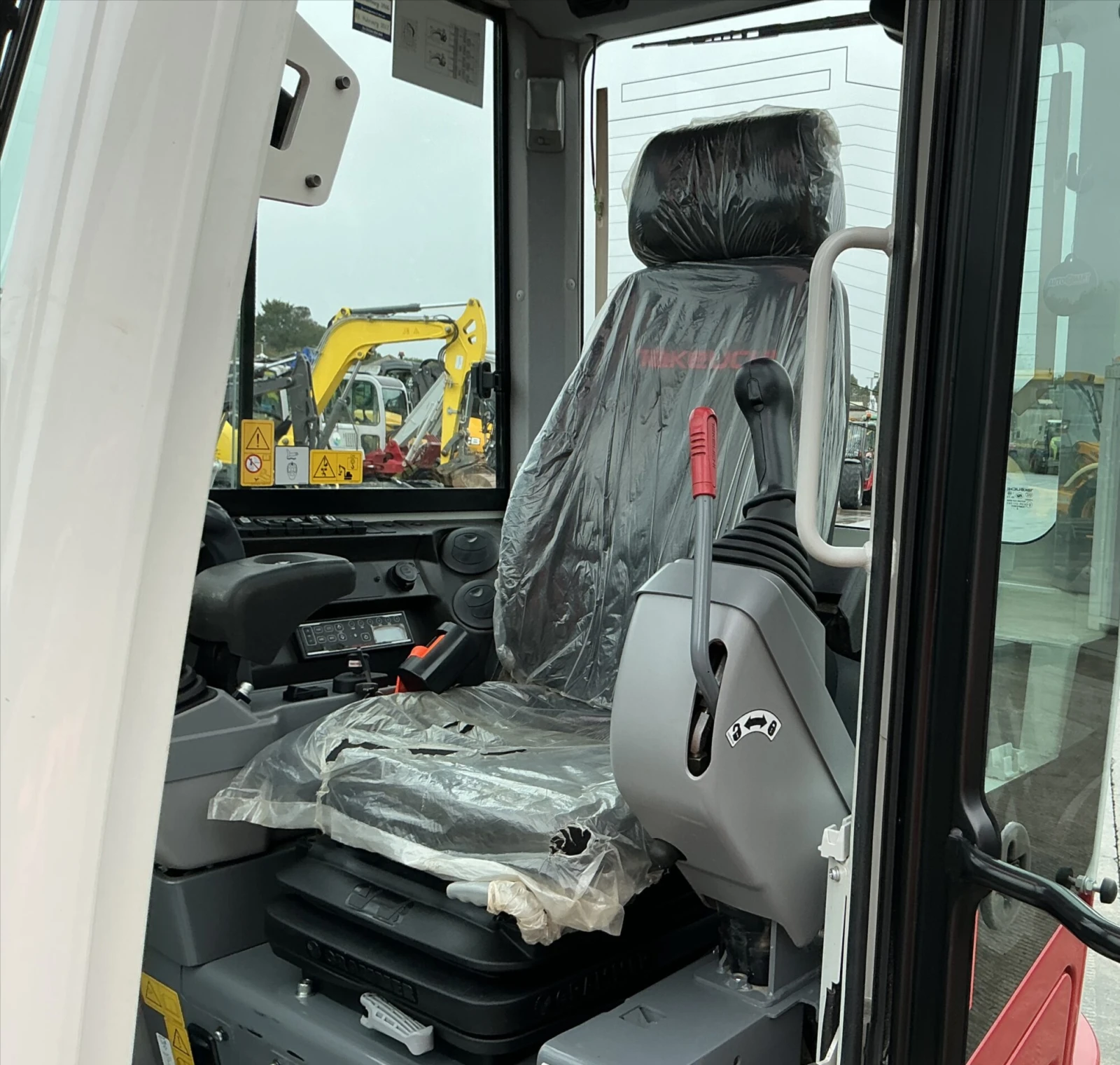 ����� Takeuchi TB230  ������ � ������������ ������ 20 % | Mobile.bg � ����������� 14