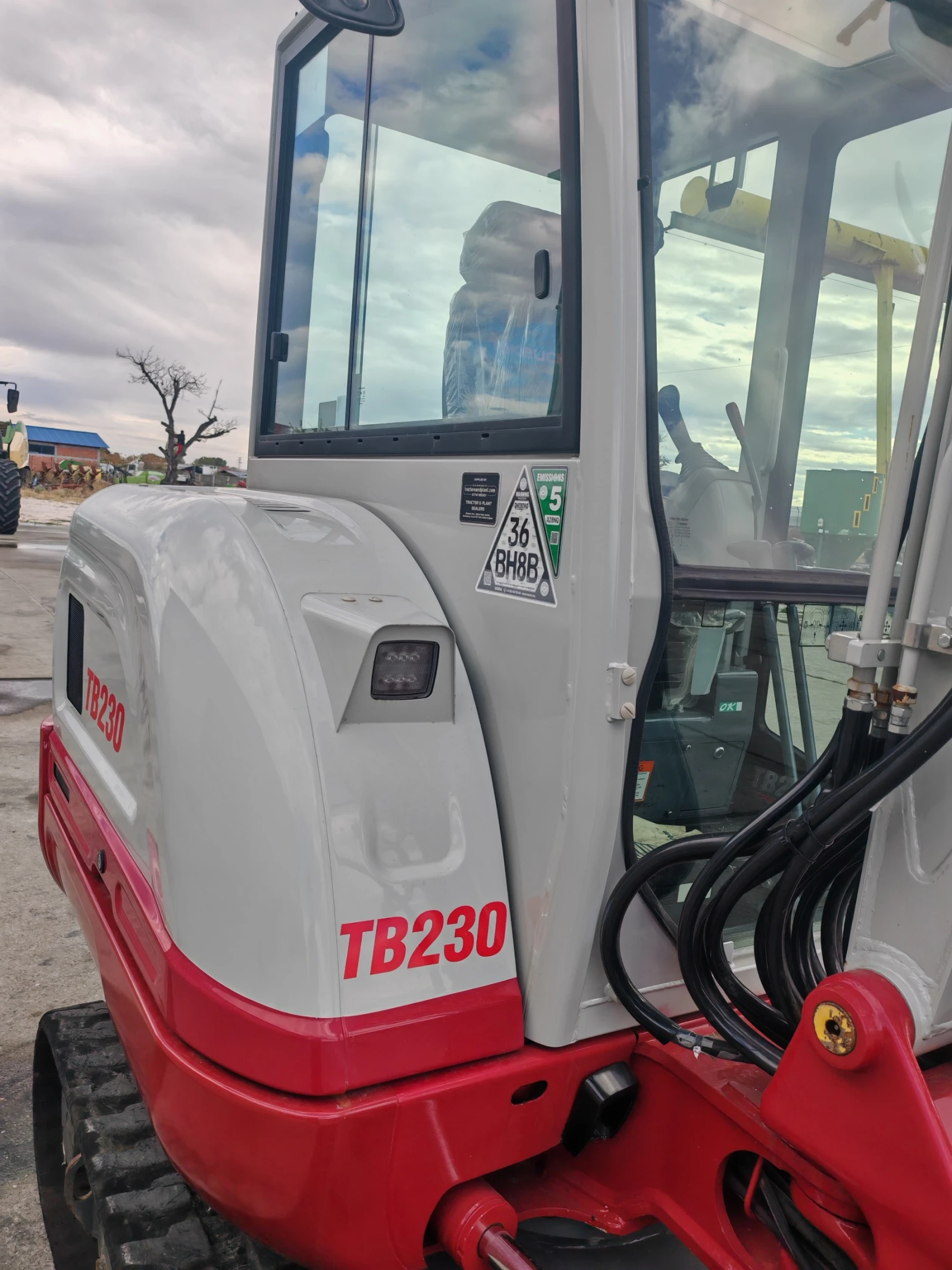����� Takeuchi TB230  ������ � ������������ ������ 20 % | Mobile.bg � ����������� 15