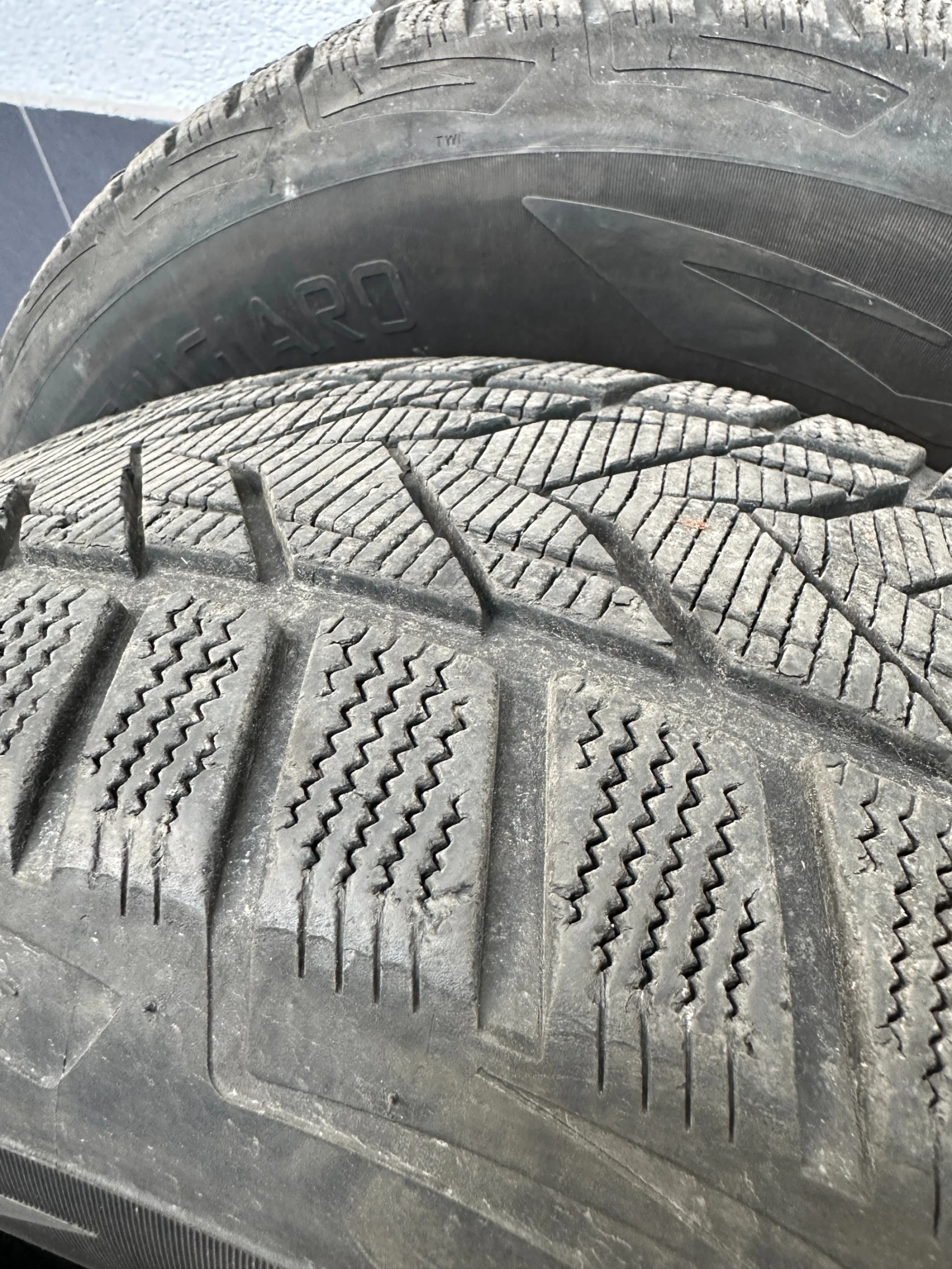 Гуми Зимни 255/60R18