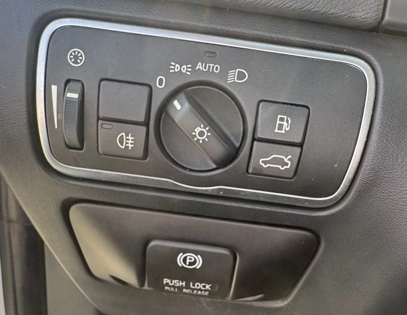 Volvo S60 T5 AWD 2.5 Лизинг, снимка 12 - Автомобили и джипове - 52855669