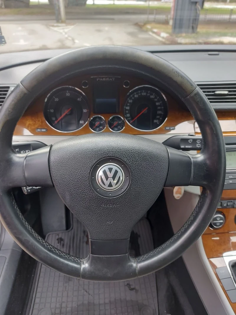 VW Passat, снимка 6 - Автомобили и джипове - 48479575