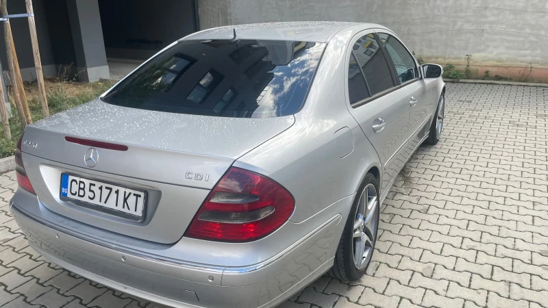 Mercedes-Benz E 270 2.7 CDI, снимка 5 - Автомобили и джипове - 52167794