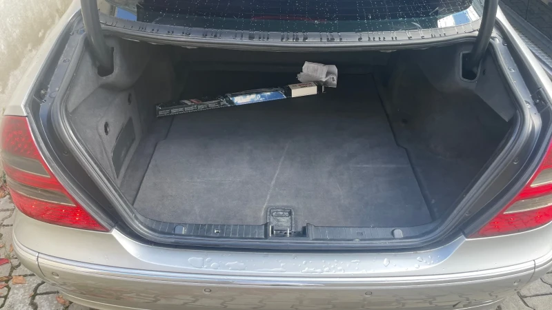 Mercedes-Benz E 270 2.7 CDI, снимка 7 - Автомобили и джипове - 52167794