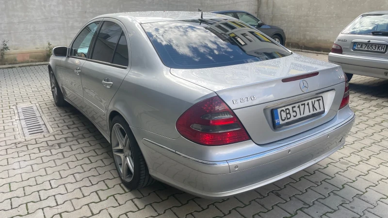 Mercedes-Benz E 270 2.7 CDI, снимка 6 - Автомобили и джипове - 52167794