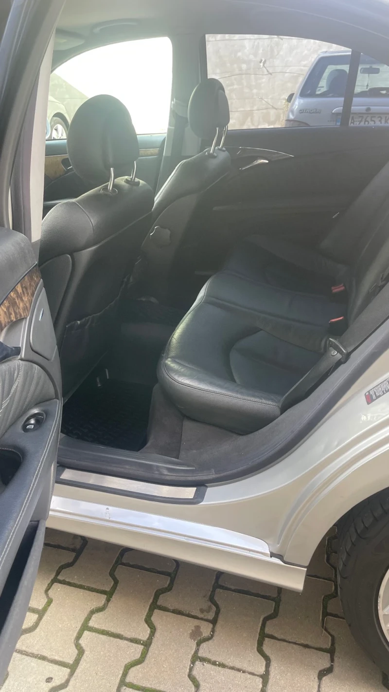Mercedes-Benz E 270 2.7 CDI, снимка 8 - Автомобили и джипове - 52167794