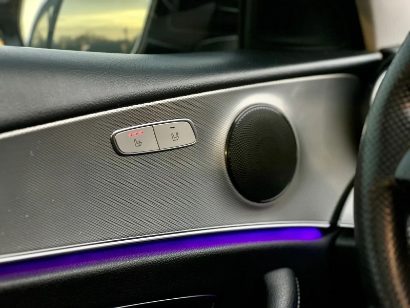 Mercedes-Benz E 220 9G-TRONIC / AVANTGARDE / DIGITAL COCKPIT / ПОДГРЕВ, снимка 15 - Автомобили и джипове - 52447689