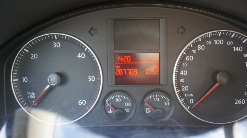 VW Golf 5, снимка 14 - Автомобили и джипове - 52838337