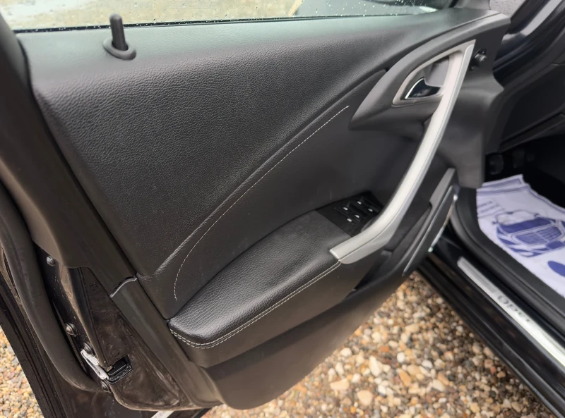 Opel Astra 1.7 125кс COSMO НАВИГАЦИЯ КОЖА, снимка 11 - Автомобили и джипове - 52898679