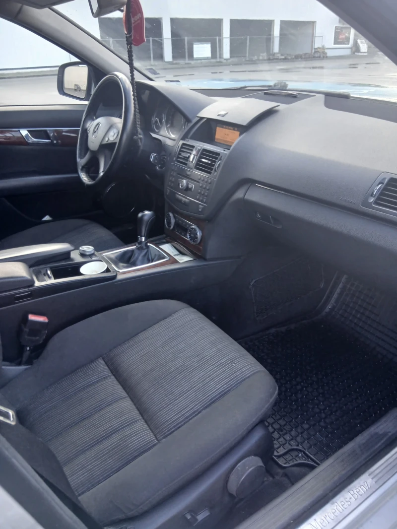 Mercedes-Benz C 200, снимка 14 - Автомобили и джипове - 52949420
