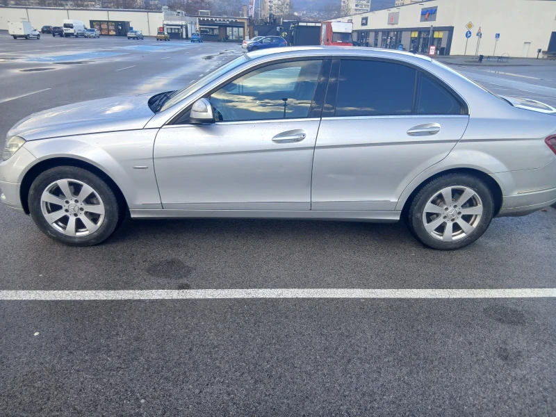 Mercedes-Benz C 200, снимка 11 - Автомобили и джипове - 52949420