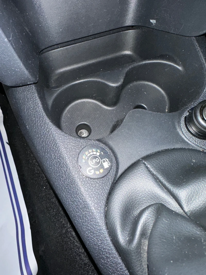 Dacia Sandero 1.0TCE ГАЗ* * * 101000* * * km, снимка 15 - Автомобили и джипове - 53179677