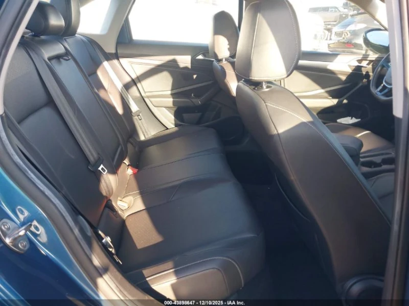 VW Jetta 1.4L I-4 DI, DOHC, VVT, TURBO, 147HP Front Wheel, снимка 13 - Автомобили и джипове - 53419738