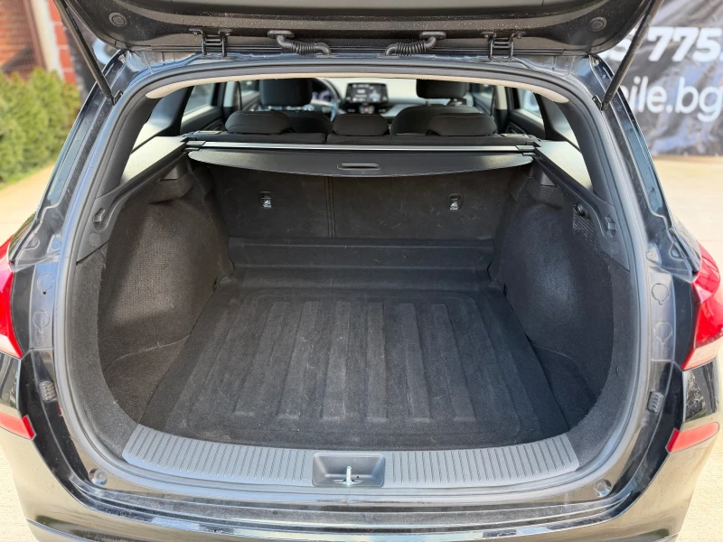 Hyundai I30 * Sportwagen* Navi* CarPlay* Automatic* Turbo* , снимка 6 - Автомобили и джипове - 53528365