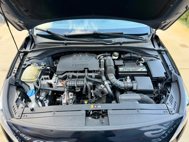 Hyundai I30 * Sportwagen* Navi* CarPlay* Automatic* Turbo* , снимка 5 - Автомобили и джипове - 53528365