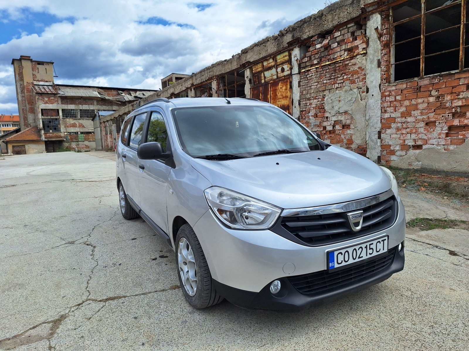 Dacia Lodgy 1.6 газ - изображение 1