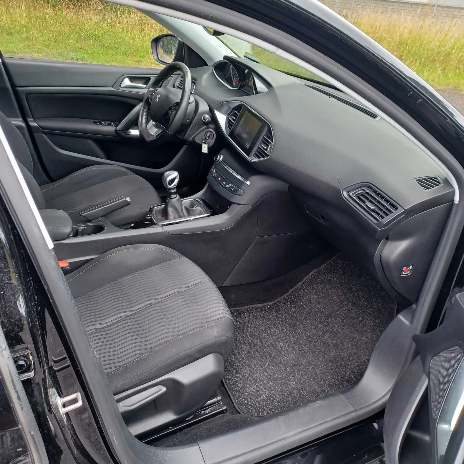 Peugeot 308  Камера Навигация + комплект зимни гуми  с джанти  - изображение 5