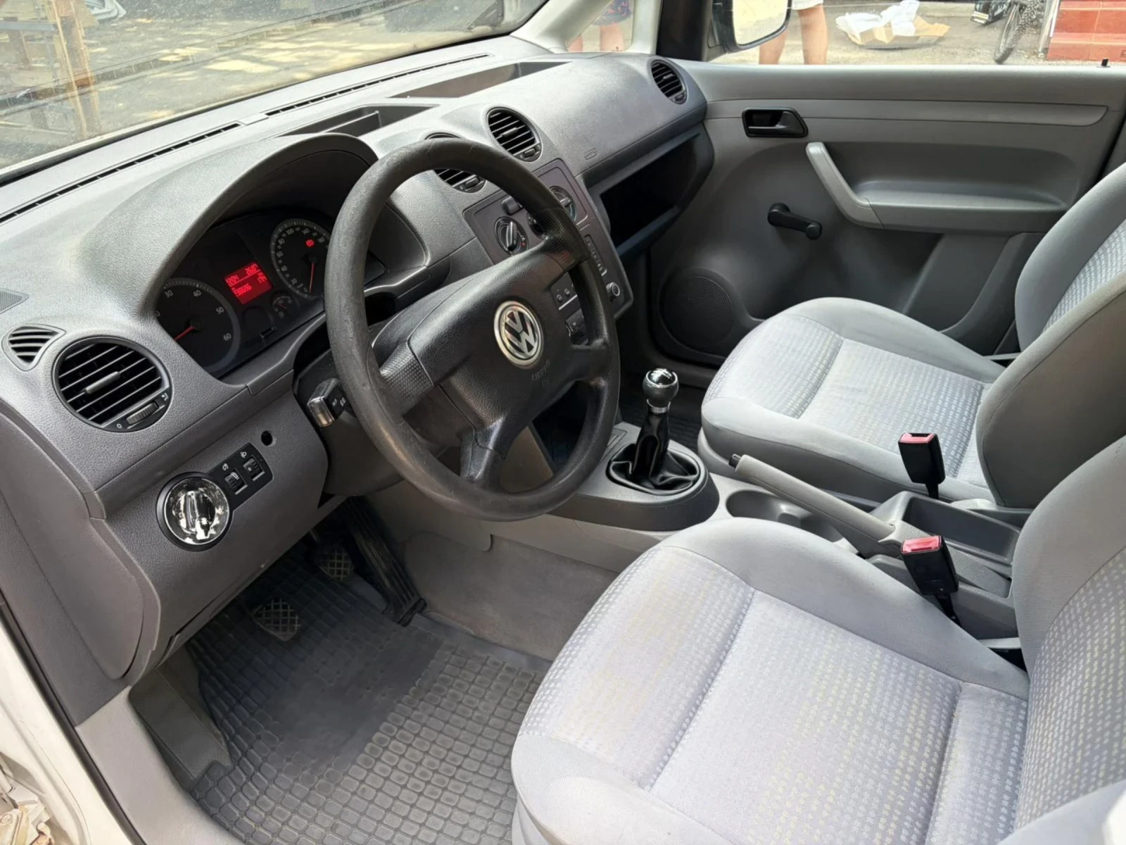 VW Caddy, снимка 5 - Автомобили и джипове - 54899866