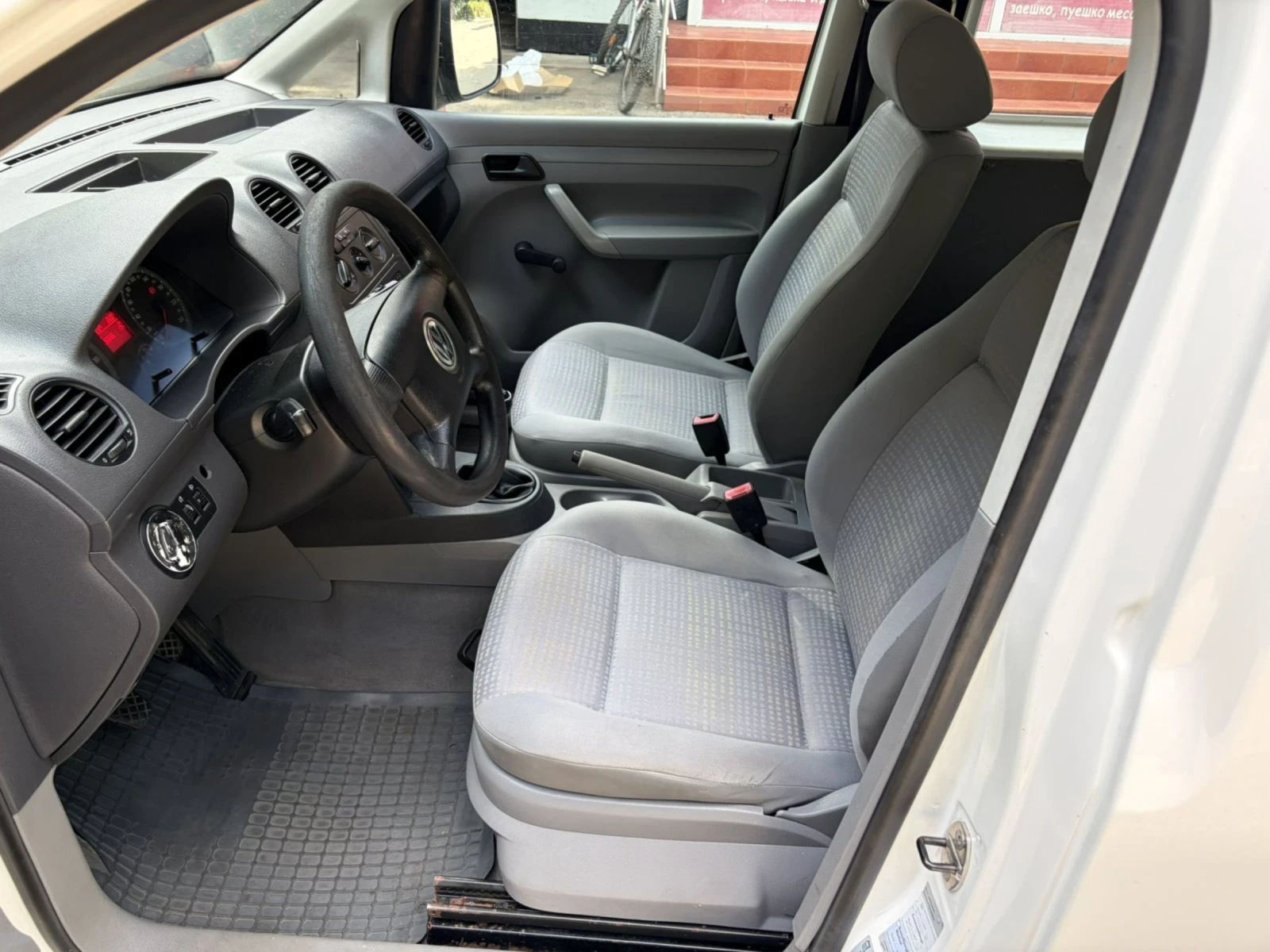 VW Caddy, снимка 8 - Автомобили и джипове - 54899866