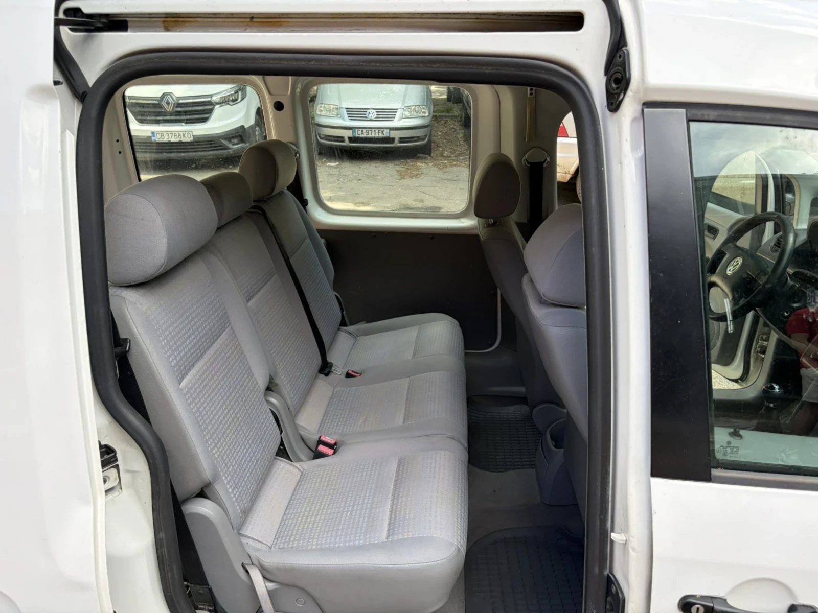 VW Caddy, снимка 11 - Автомобили и джипове - 54899866