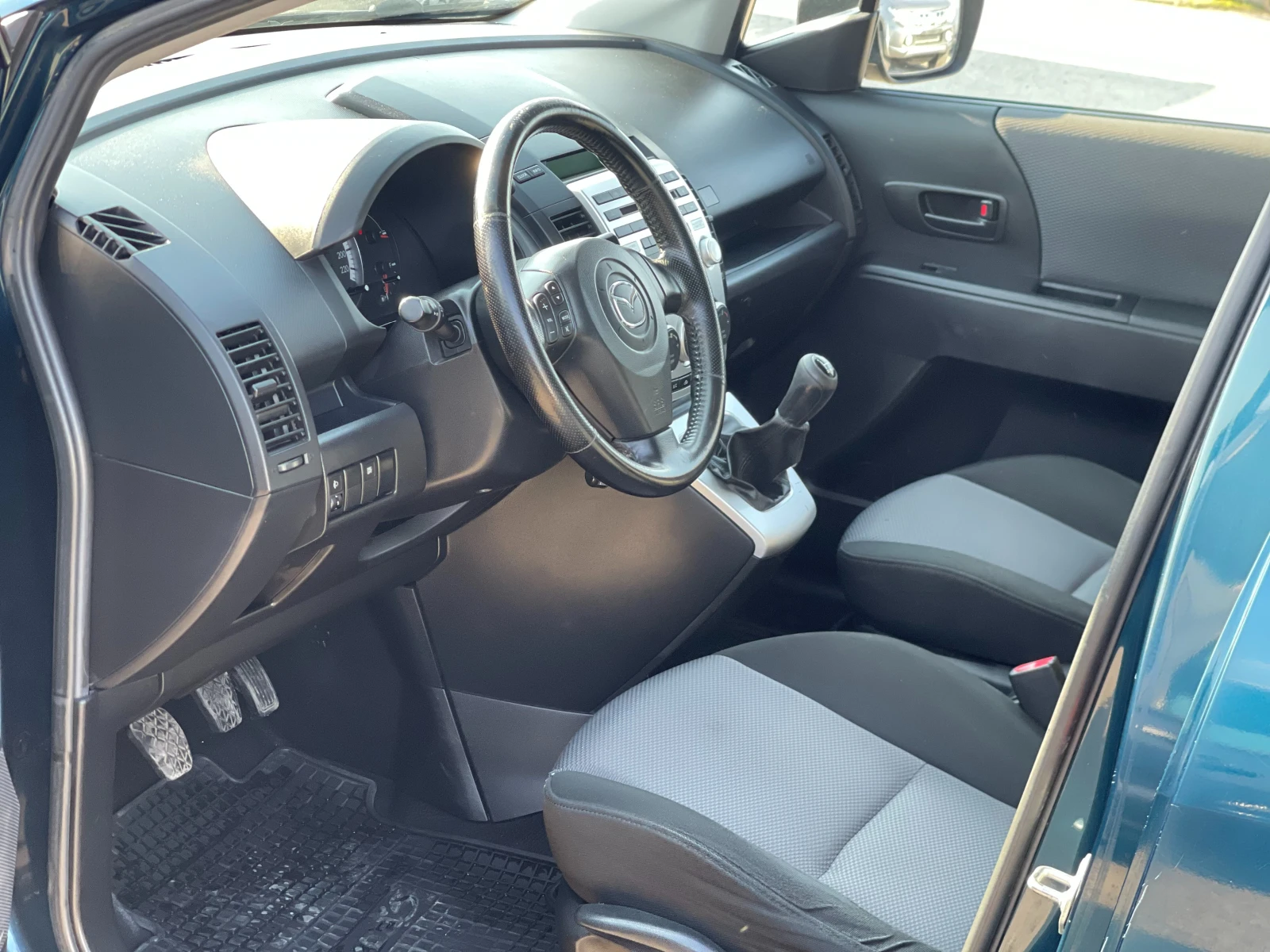 Mazda 5 1.8i , снимка 12 - Автомобили и джипове - 53796547
