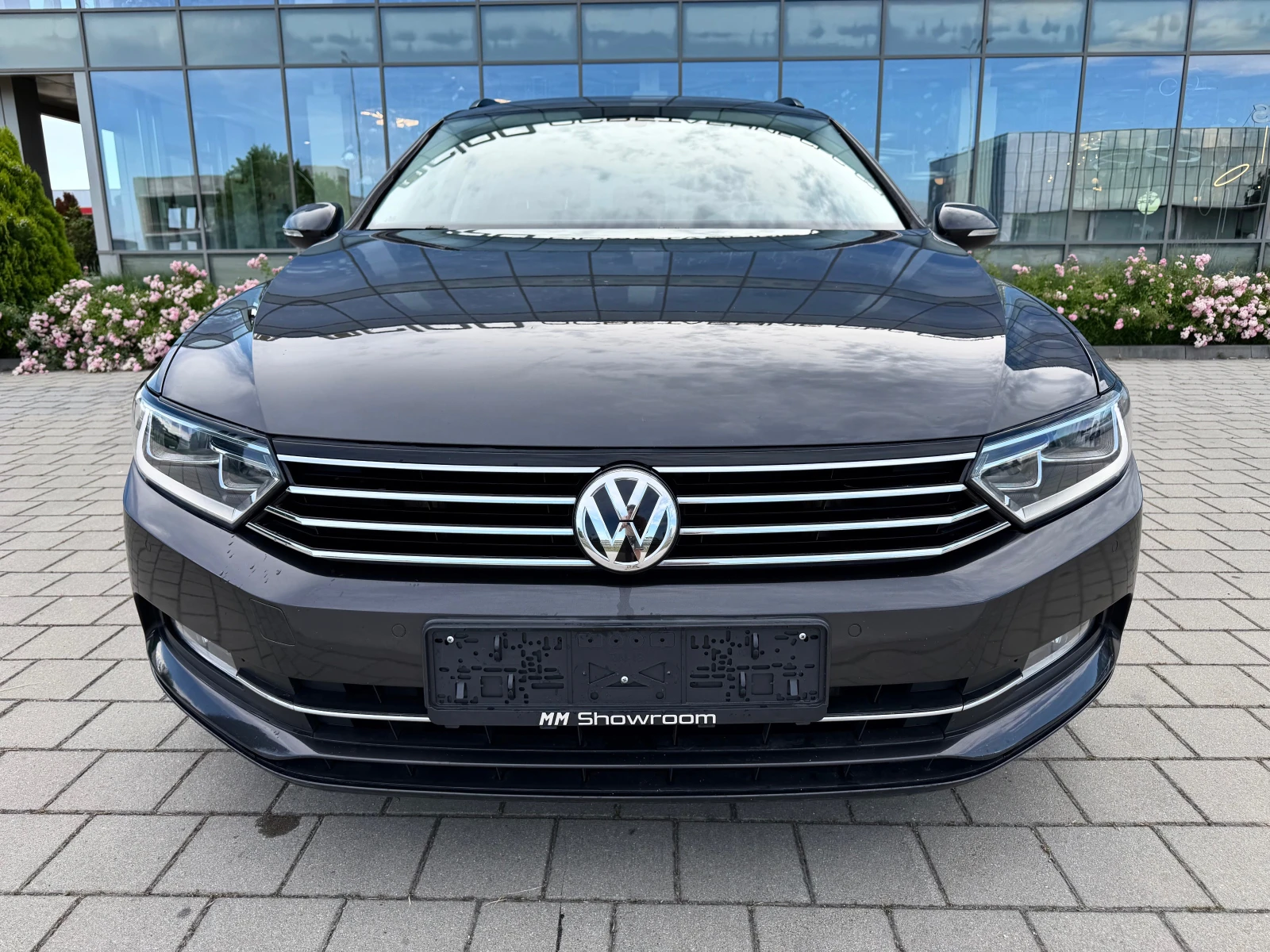 VW Passat 2.0TDI-HIGHLINE-DISTRONIC-NAVIGATION-ПАРКТРОНИК, снимка 2 - Автомобили и джипове - 54864499